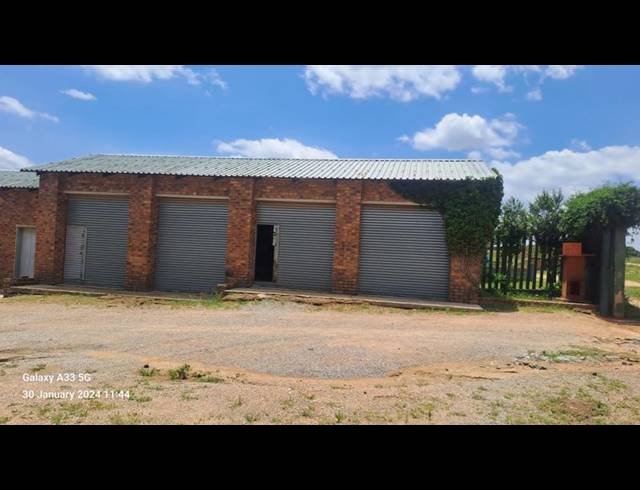 INDUSTRIAL PROPERTY TO RENT IN LAEZONIA